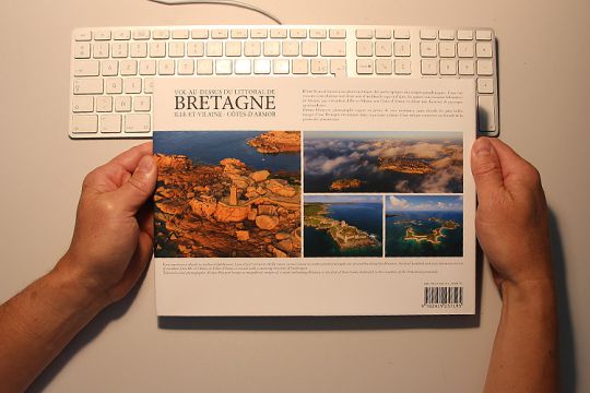 Vol au-dessus du littoral de Bretagne