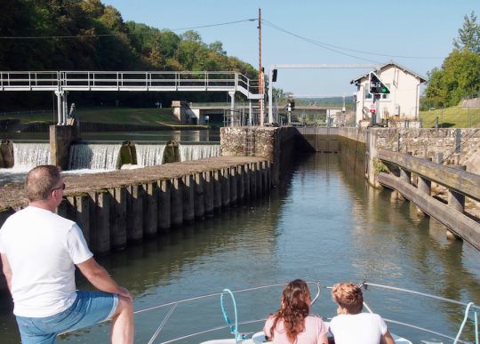 Convoyage fluvial