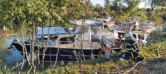 Septembre dernier, intervention des pompiers sur l'explosion d'une bouteille de gaz à Vias sur une vedette