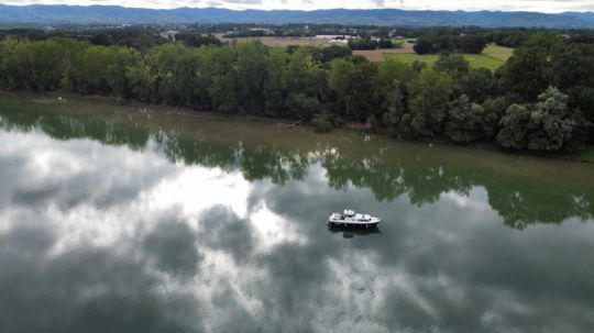 Le soir, seul, à l'ancre...