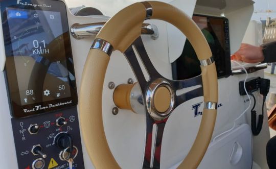 Chaque nouvel accessoire va faire grimper la valeur totale du bateau (Photo : Olivier Tourchon)