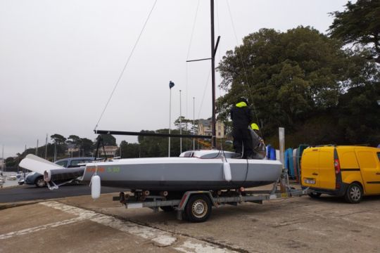 Un bateau transportable pour naviguer sur tous les plans d'eau