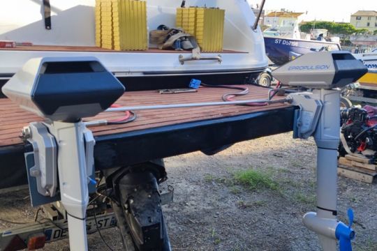 Installation de 2 hors-bord électriques