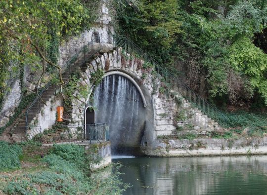 Petite fantaisie, le tunnel est fermé par un rideau liquide