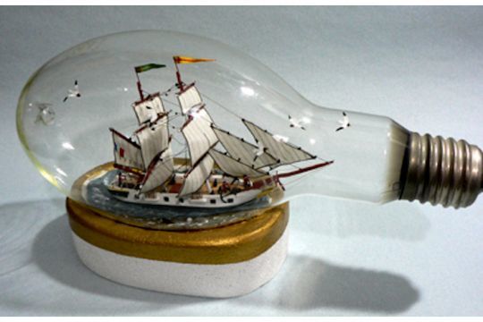 Un bateau dans une ampoule