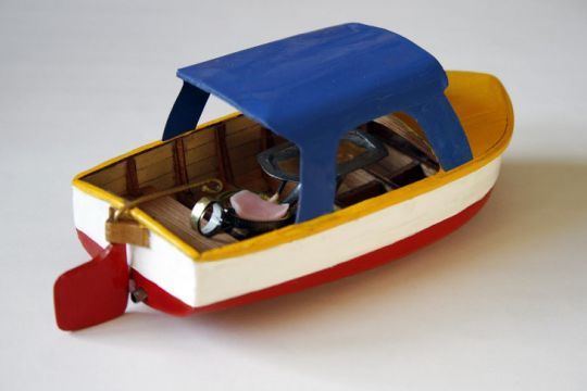 Un exemplaire de bateau pop pop