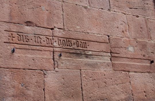 La jauge du bois sur l'église