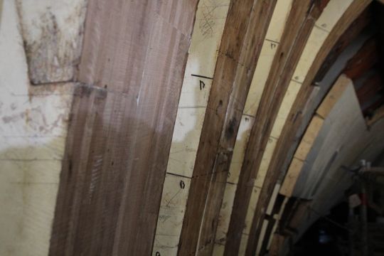 Du chêne massif remplacé par du lamelé-collé