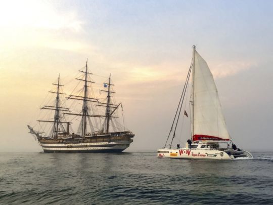 lo Spirito di Stella bord à bord avec l'Amerigo Vespucci