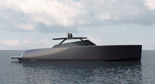 En option, le Soft-top vient protéger le poste de pilotage