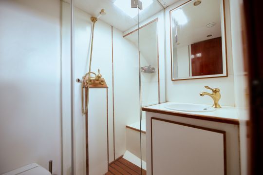 Une des salle de bain après rénovation
