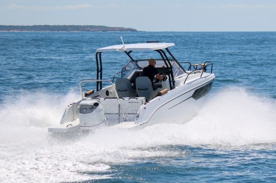 Un bateau qui déjauge rapidement