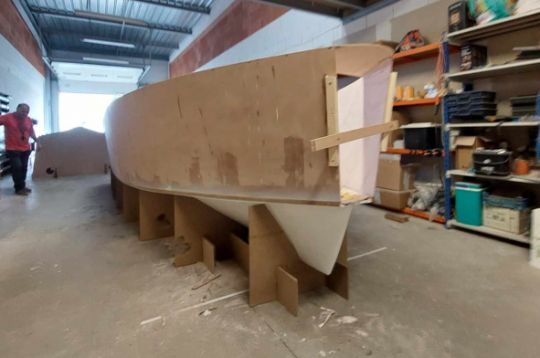 La coque aujourd'hui retournée avant d'y ajouter les aménagements