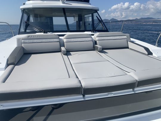 Les 3 chaises longues du cockpit avant