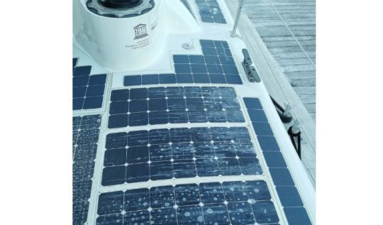 Illustration de l'infiltration d'humidité entre les films des panneaux solaires © Energy Observer