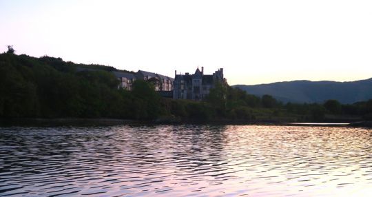 Coucher de soleil enchanteur sur Dunboy Castle