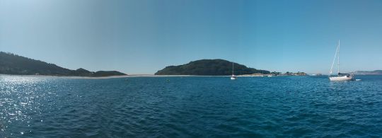 Panorama sur le mouillage, îles Cies