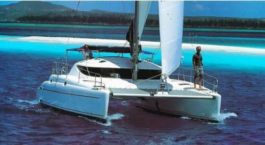 L'Athena 38