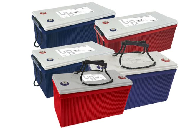 In red the AGM batteries, in blue the gel batteries