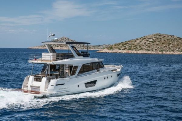 The design of the Greenline 58 Fly is quite successful