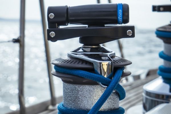 Flipper crank handle