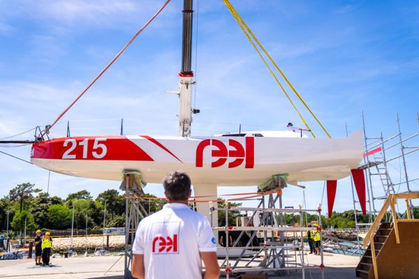 The first Class40 Lift V3 built in the Verdon-sur-Mer shipyard