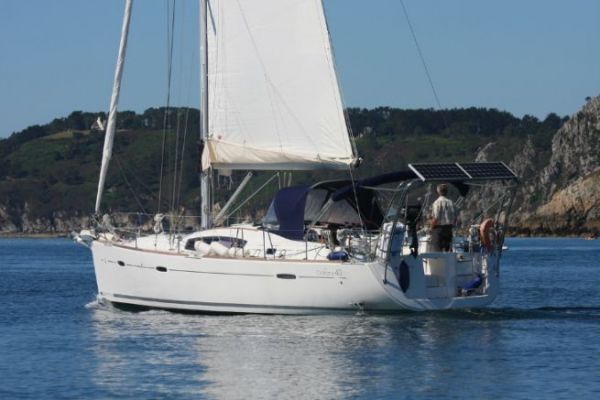 More and more boats use solar panels for on-board electricity