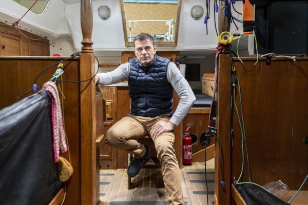 Damien Guillou on the descent of his Rustler 36