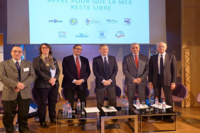 The major nautical federations call for the sea to remain free