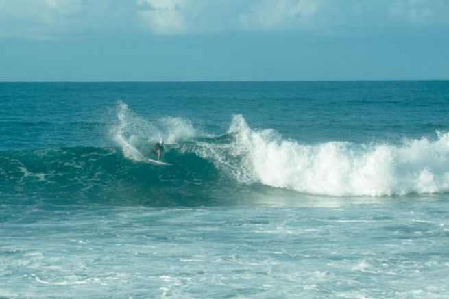 Figures and jumps on the Martinique Surf Pro program from April 21 to 26, 2015