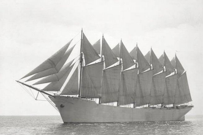 The Thomas W. Lawson, the only oil-carrying sailboat