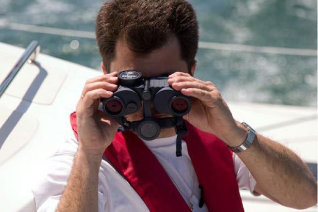 Marine binoculars, the questions to ask yourself before buying them