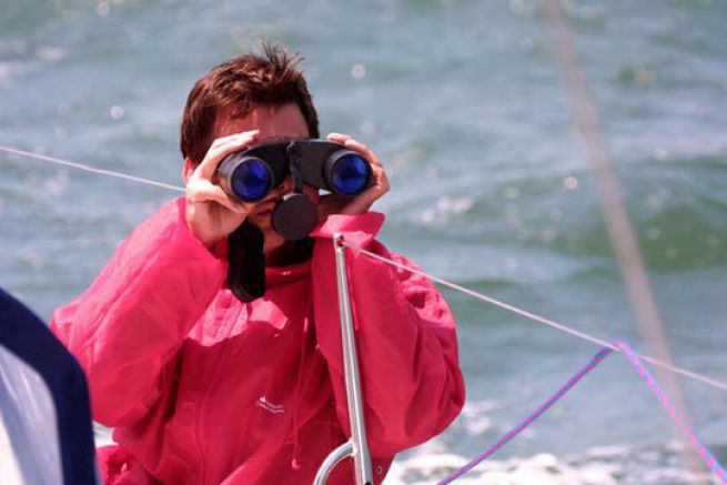 Decipher the characteristics of marine binoculars