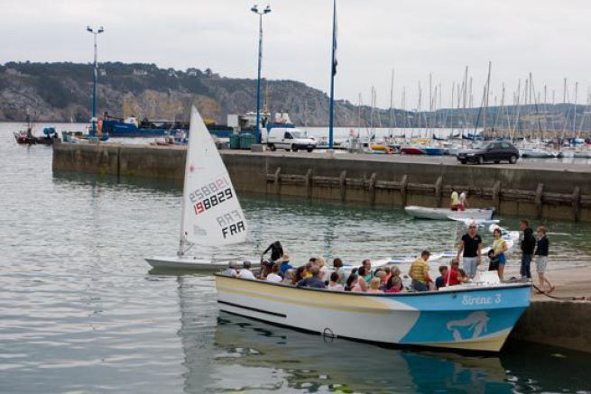 Discover the bay of Douarnenez and the caves of Morgat with the Vedettes Sirnes