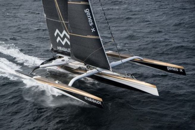 Spindrift 2 on the attack of the Jules Verne Trophy 2015