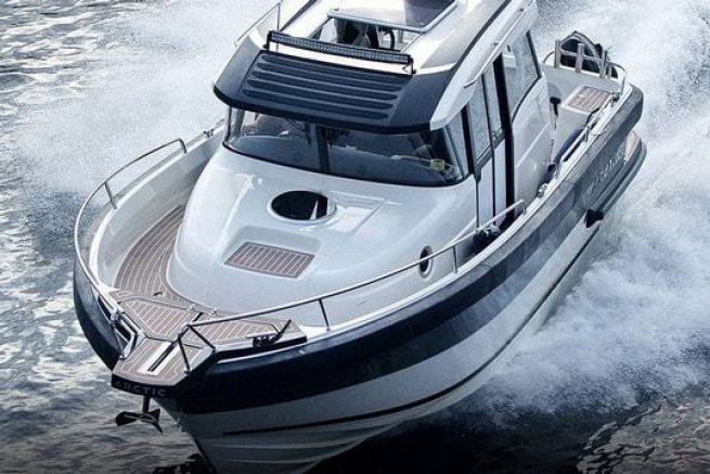 The Commuter 25, Arctic Boat's first boat