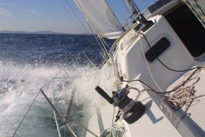 VMG, a strategic aid for sailing