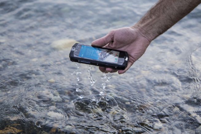 Waterproof smartphone Trekker M1 from Crosscall