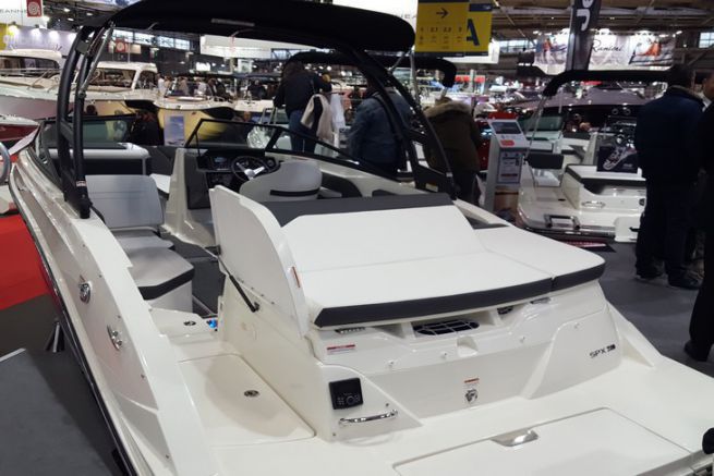 230 SPX from Sea Ray, world premiere at Nautic 2016