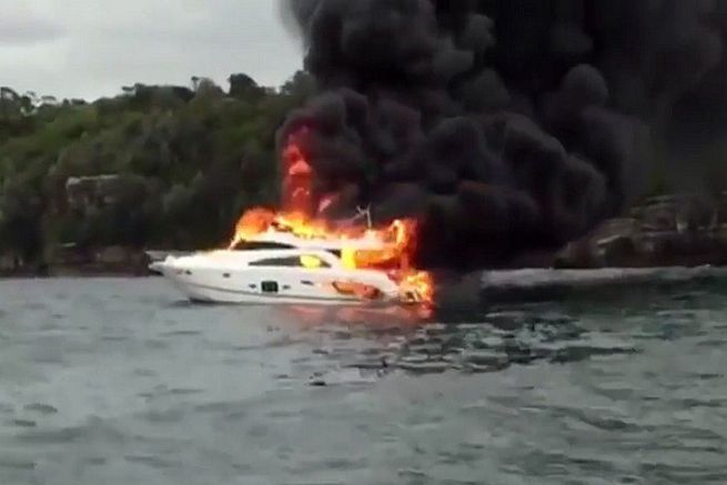 Yacht fire in Sydney