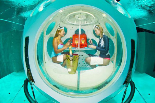 The Deep Diner, the first permanent underwater restaurant