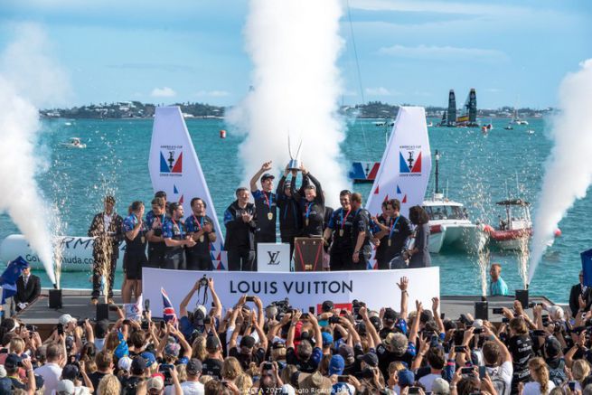The kiwis, official challenger of Oracle Team USA