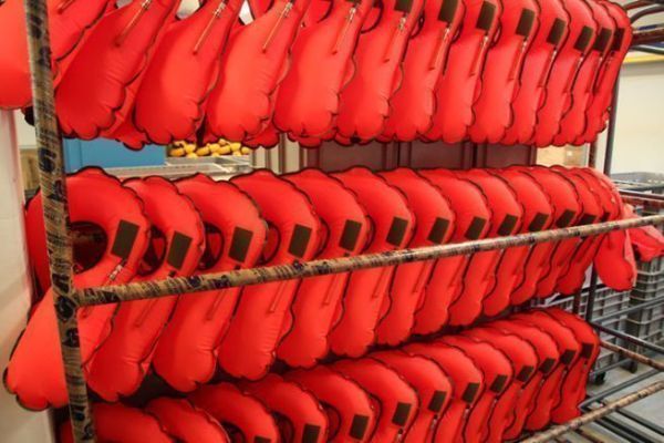 How do we make our life jackets? Secumar opened its doors to us.