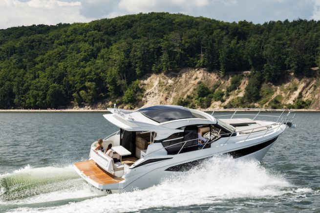 The Galeon 370 HTC to discover at the Cannes Yachting Festival 2017