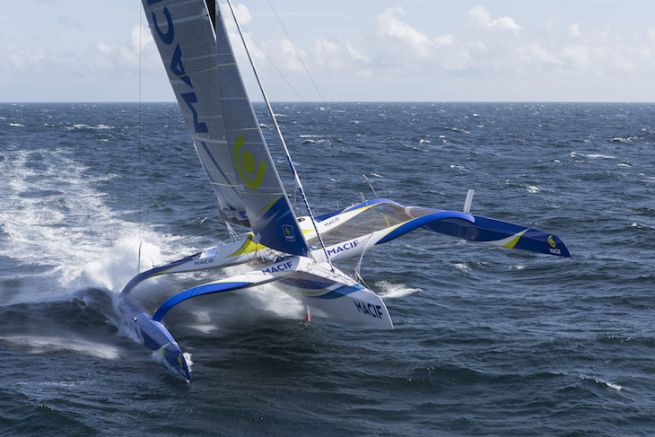 The trimaran Macif sets a new reference time at Cape Leeuwin