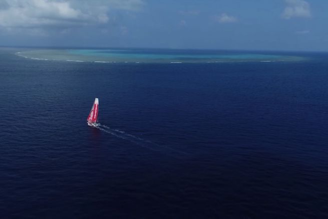 Dongfeng Race Team is along the Surprise Atoll
