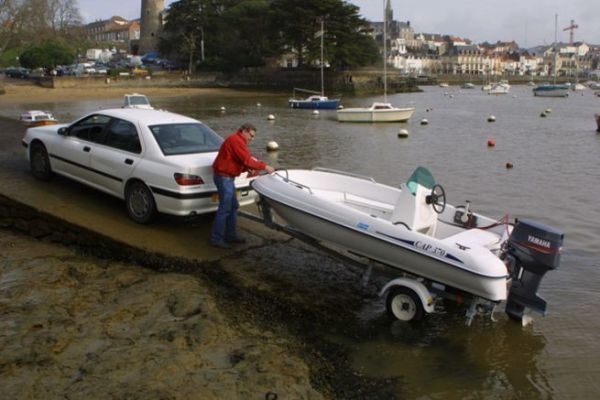 What permit do I need to tow my boat trailer?