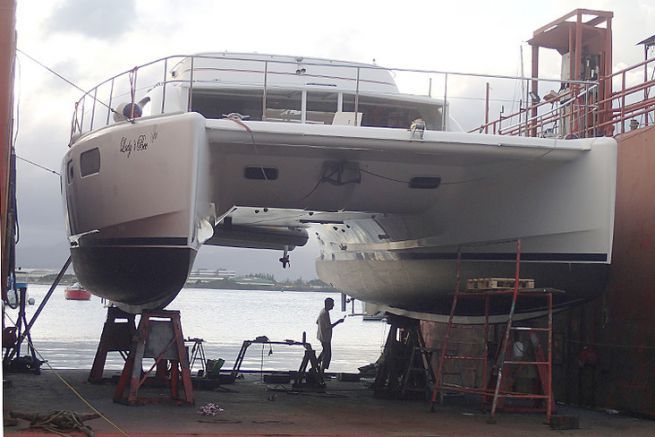 Transformation of a catamaran into a trawler: the choice of propellers