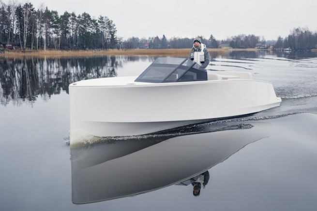 The Q-30 from Q-Yachts, a 100% electric dayboat