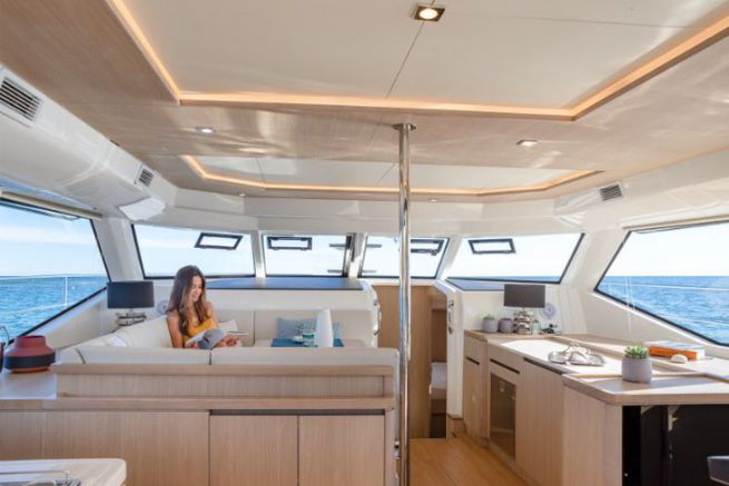 Facilities of lAquila 44, 3 cabins for family cruising or 4 for chartering